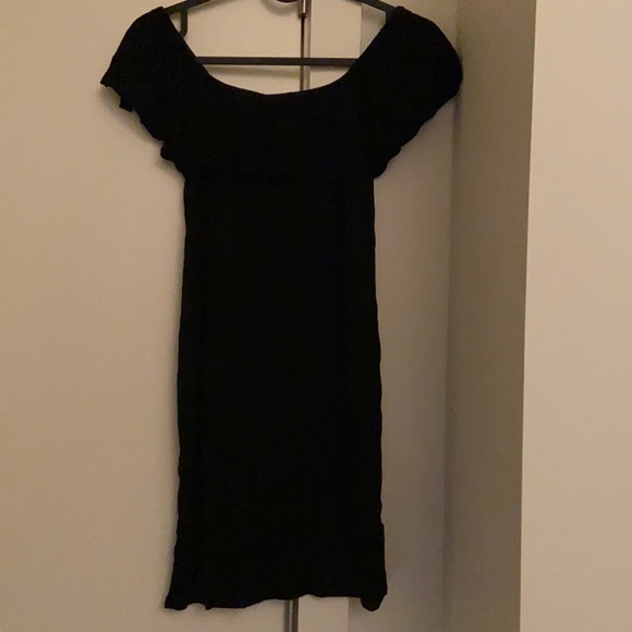 Off-shoulder frill bodycon dress - Picture 2 of 3
